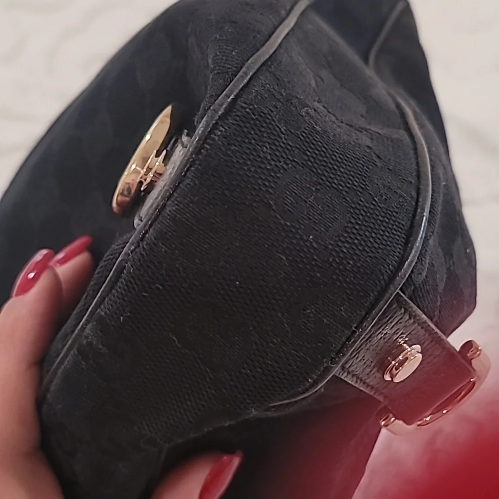 Gucci D Ring Canvas Hobo Bag - Picture 5 of 13